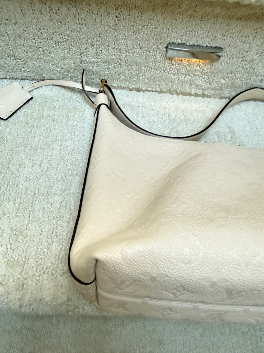 Louis Vuitton Empreinte Monogram Sac Sport in Cream Pre-Owned - Picture 4 of 16